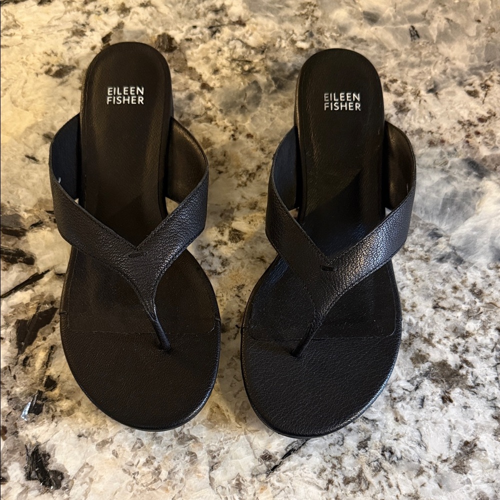 Eileen Fisher Black Leather V-strap Thong Sandals
